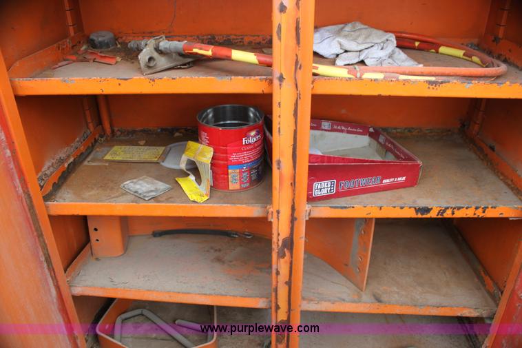 image for item H2064 1969 Ford F600 bucket truck