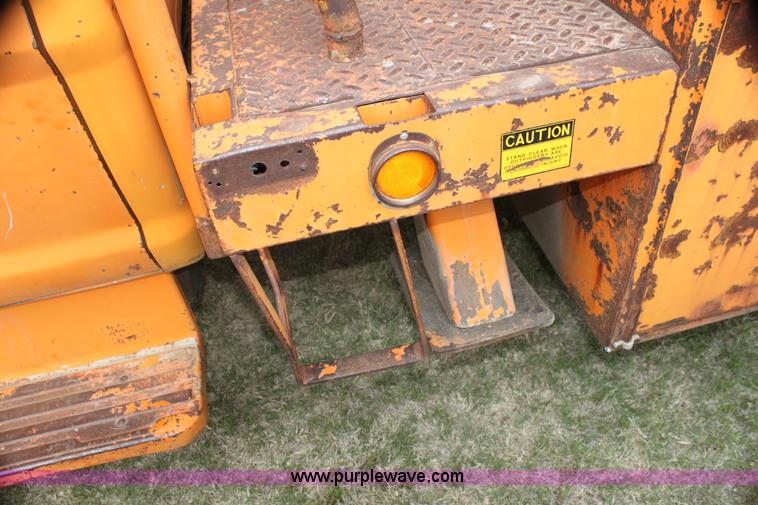 image for item H2064 1969 Ford F600 bucket truck