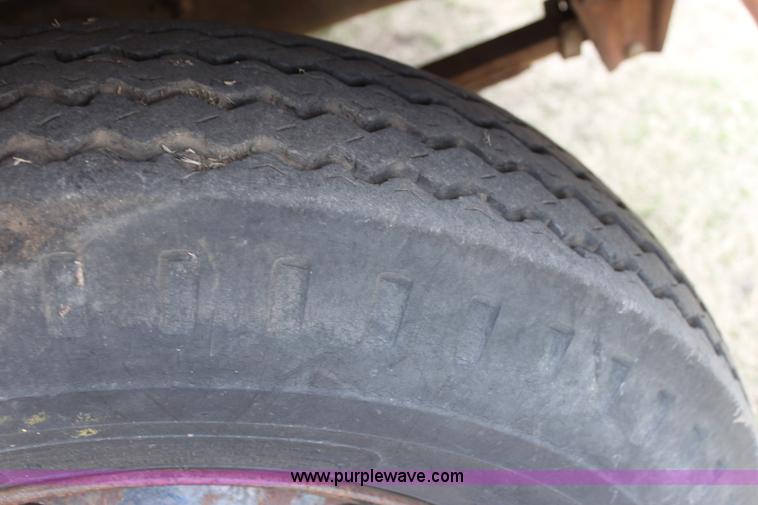 image for item H2064 1969 Ford F600 bucket truck