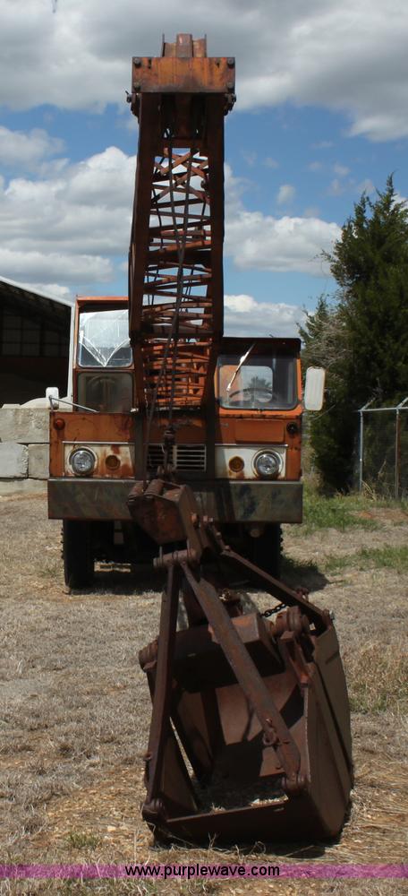 image for item H2070 1969 Bantam T350 18 ton crane truck