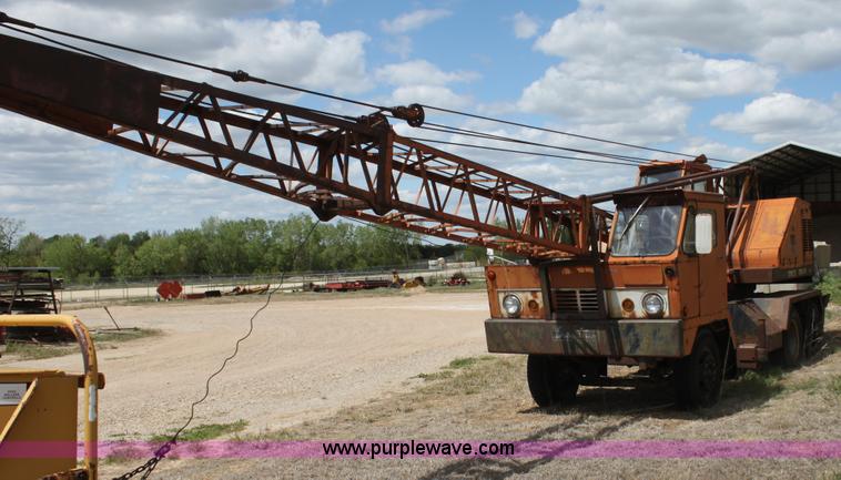 image for item H2070 1969 Bantam T350 18 ton crane truck