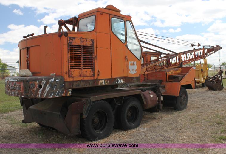 image for item H2070 1969 Bantam T350 18 ton crane truck