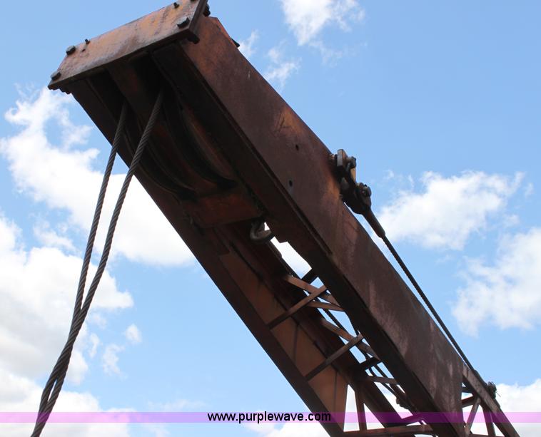 image for item H2070 1969 Bantam T350 18 ton crane truck