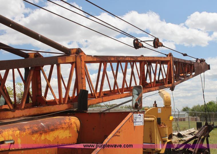 image for item H2070 1969 Bantam T350 18 ton crane truck