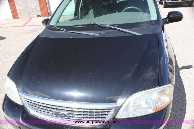 image for item H2085 2003 Ford Windstar SE van