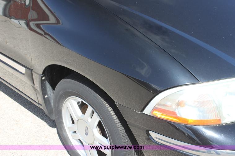 image for item H2085 2003 Ford Windstar SE van