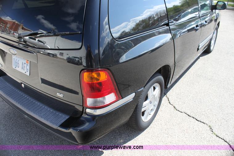 image for item H2085 2003 Ford Windstar SE van