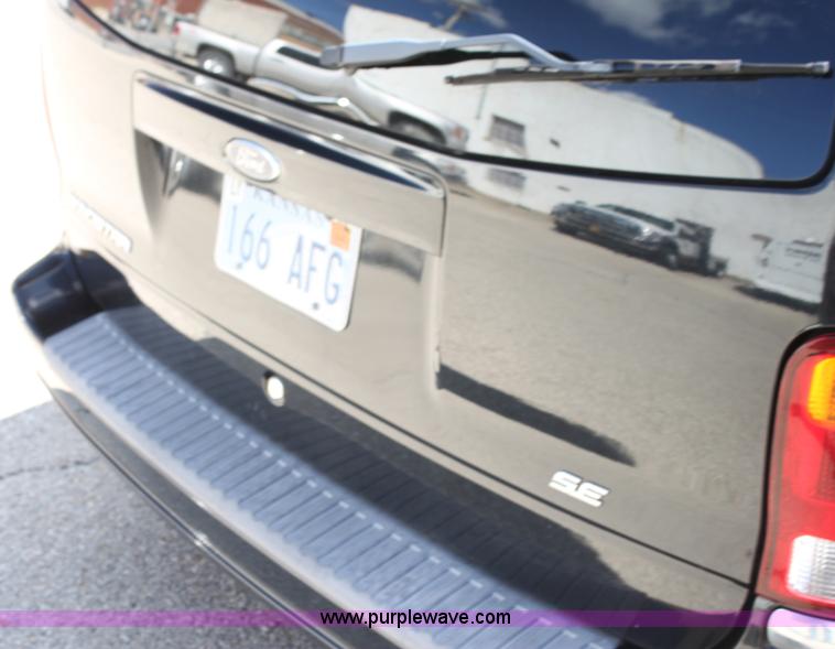 image for item H2085 2003 Ford Windstar SE van