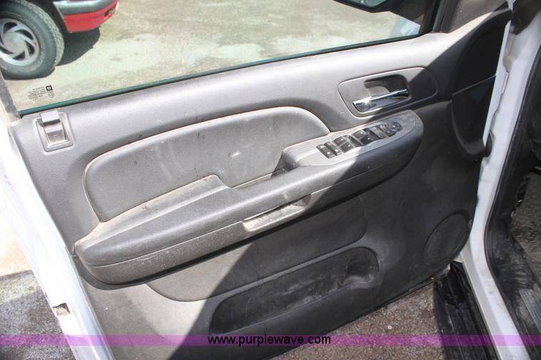 image for item H2086 2008 Chevrolet Tahoe SUV