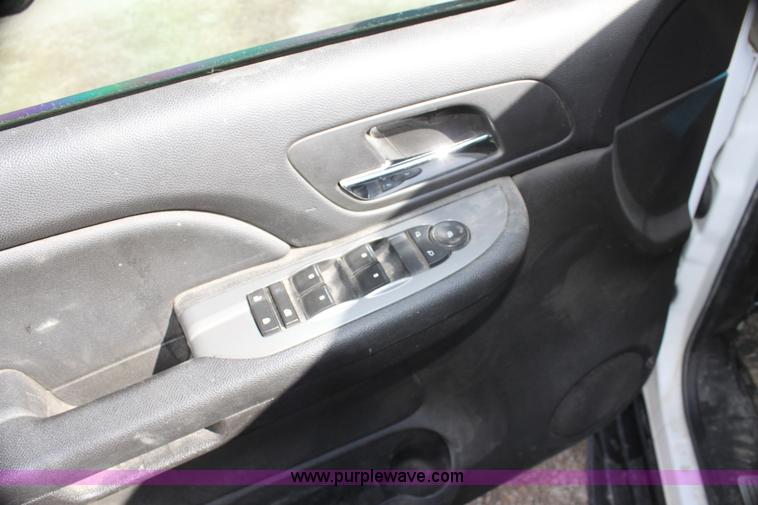 image for item H2086 2008 Chevrolet Tahoe SUV