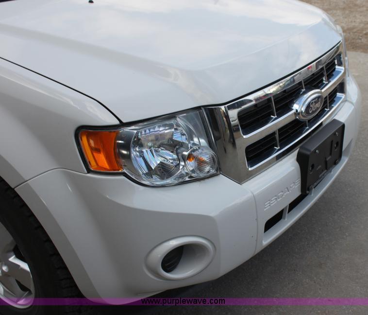 image for item H2088 2011 Ford Escape XLS SUV
