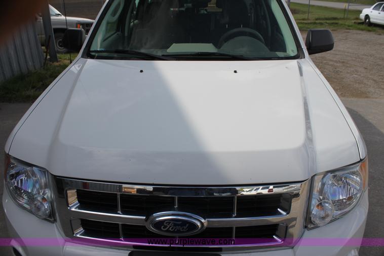 image for item H2088 2011 Ford Escape XLS SUV