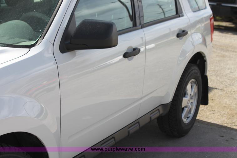 image for item H2088 2011 Ford Escape XLS SUV