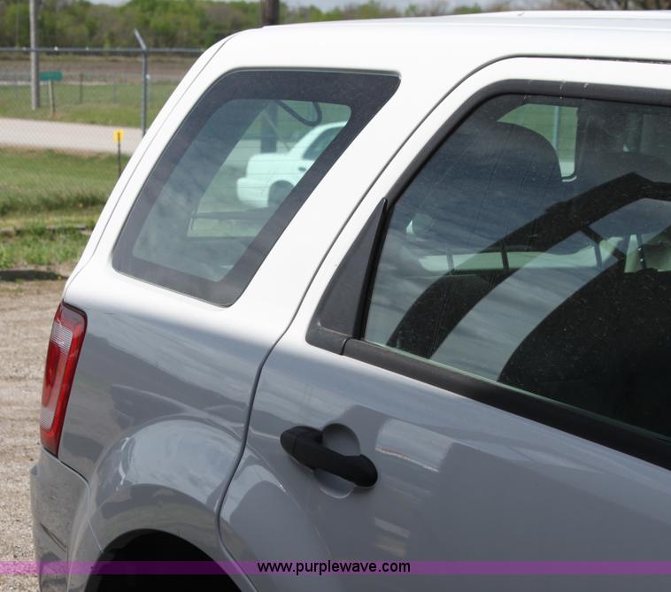 image for item H2088 2011 Ford Escape XLS SUV