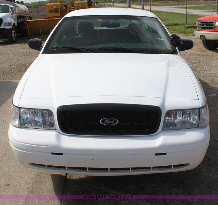 image for item H2089 2010 Ford Crown Victoria Police Interceptor