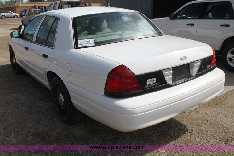 image for item H2089 2010 Ford Crown Victoria Police Interceptor