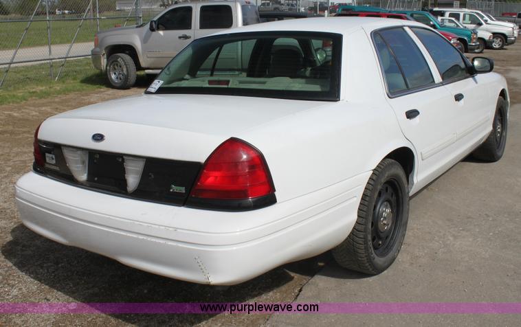 image for item H2089 2010 Ford Crown Victoria Police Interceptor