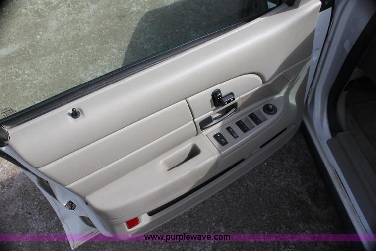 image for item H2089 2010 Ford Crown Victoria Police Interceptor