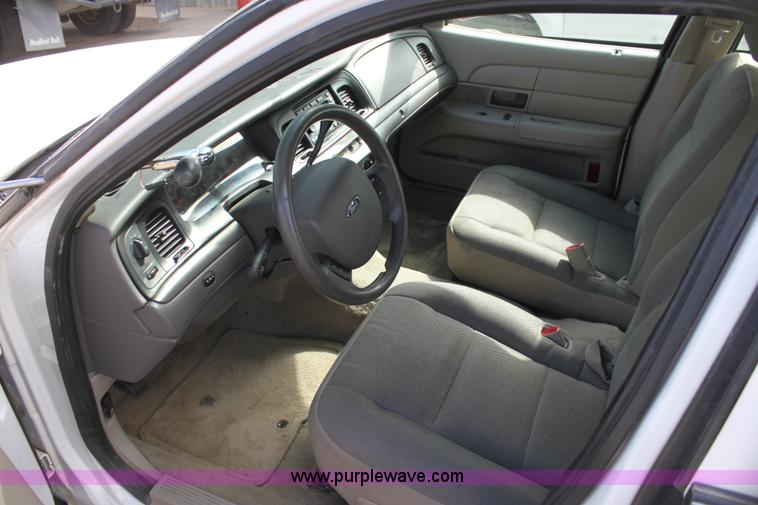 image for item H2089 2010 Ford Crown Victoria Police Interceptor