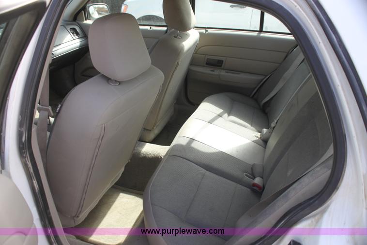 image for item H2089 2010 Ford Crown Victoria Police Interceptor