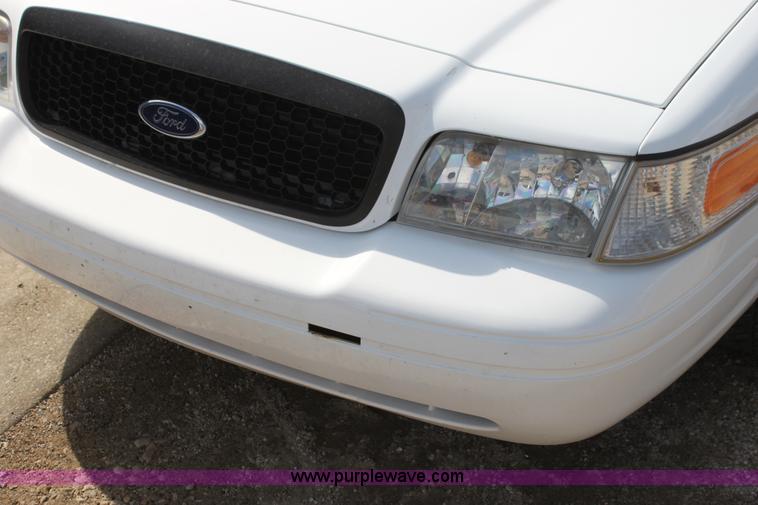 image for item H2089 2010 Ford Crown Victoria Police Interceptor