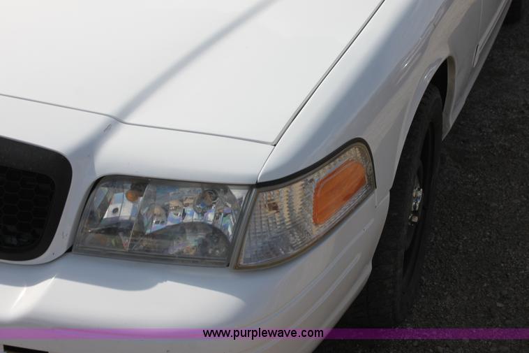 image for item H2089 2010 Ford Crown Victoria Police Interceptor
