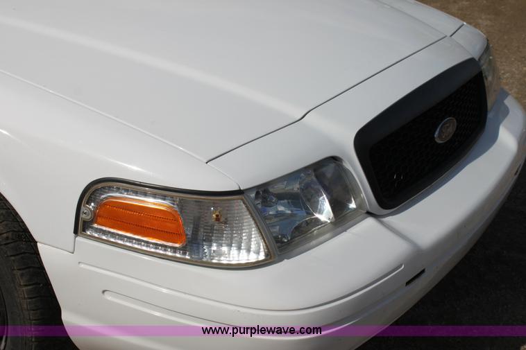 image for item H2089 2010 Ford Crown Victoria Police Interceptor