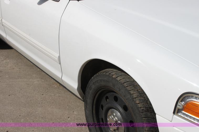 image for item H2089 2010 Ford Crown Victoria Police Interceptor