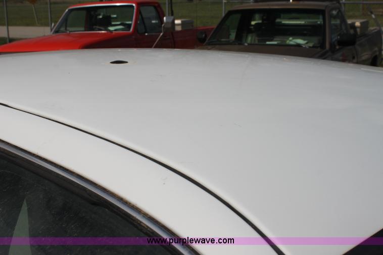 image for item H2089 2010 Ford Crown Victoria Police Interceptor