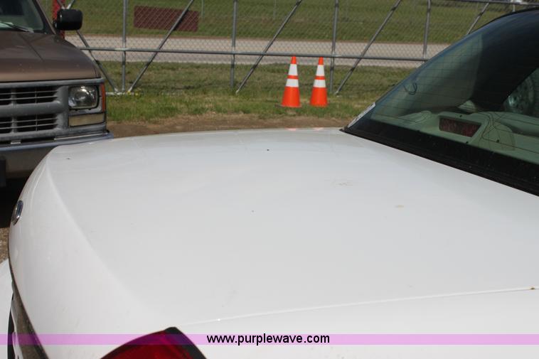 image for item H2089 2010 Ford Crown Victoria Police Interceptor