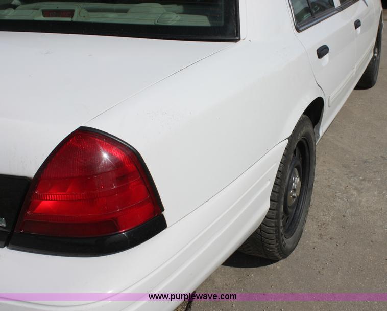 image for item H2089 2010 Ford Crown Victoria Police Interceptor