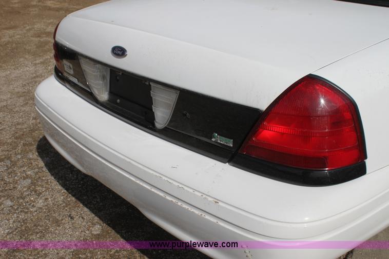 image for item H2089 2010 Ford Crown Victoria Police Interceptor
