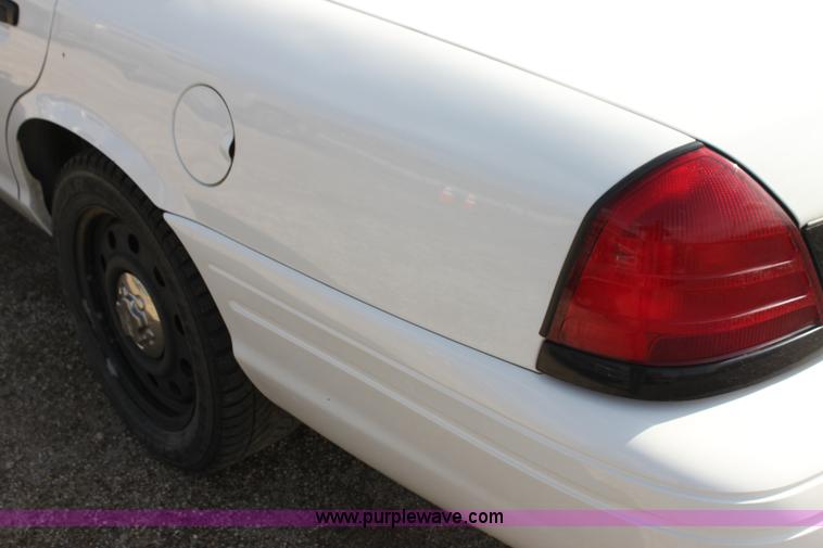 image for item H2089 2010 Ford Crown Victoria Police Interceptor