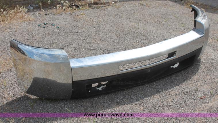 image for item H5650 2007 Chevrolet 1500 front bumper