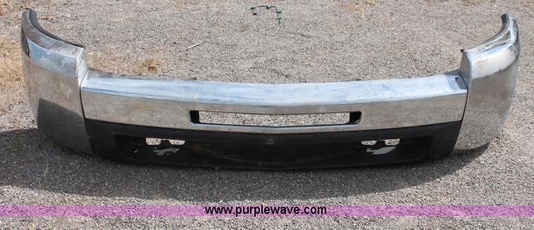 image for item H5650 2007 Chevrolet 1500 front bumper