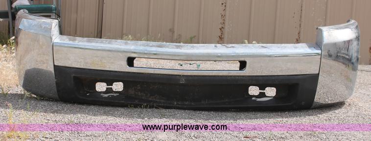 image for item H5650 2007 Chevrolet 1500 front bumper