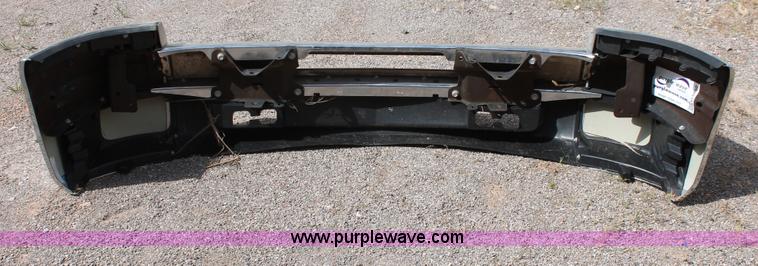 image for item H5650 2007 Chevrolet 1500 front bumper