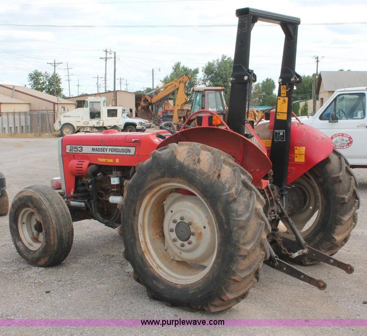 image for item H5654 1995 Massey-Ferguson 253 tractor