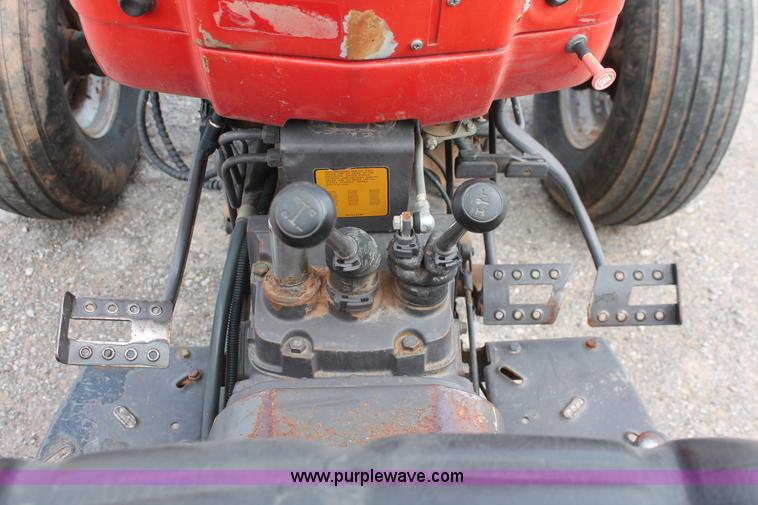 image for item H5654 1995 Massey-Ferguson 253 tractor