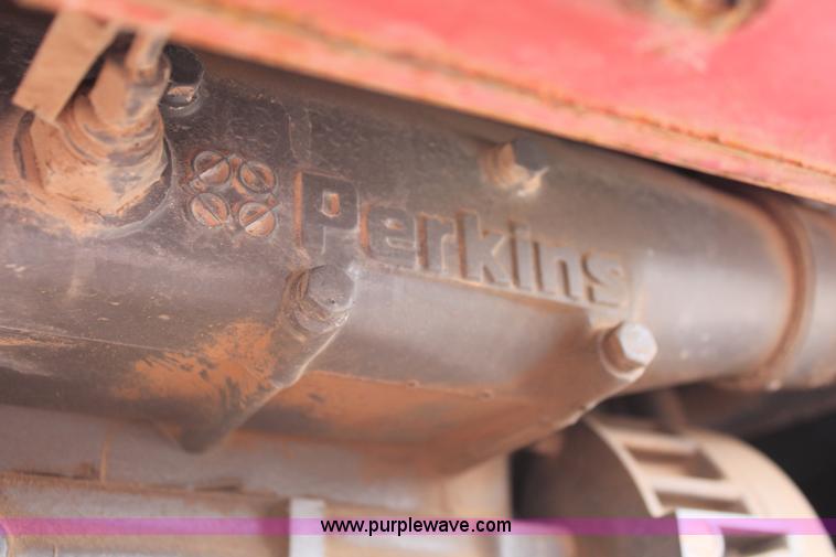 image for item H5654 1995 Massey-Ferguson 253 tractor