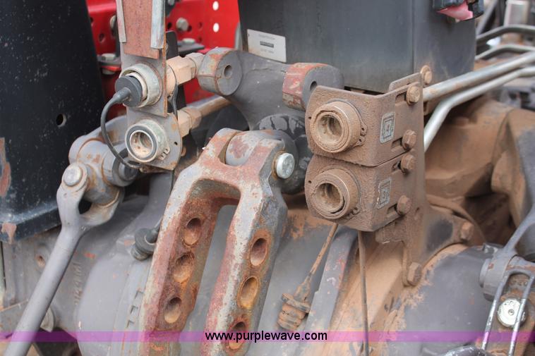 image for item H5654 1995 Massey-Ferguson 253 tractor