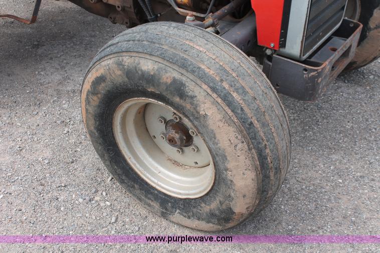 image for item H5654 1995 Massey-Ferguson 253 tractor