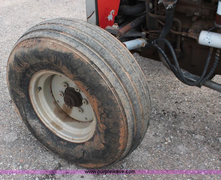 image for item H5654 1995 Massey-Ferguson 253 tractor