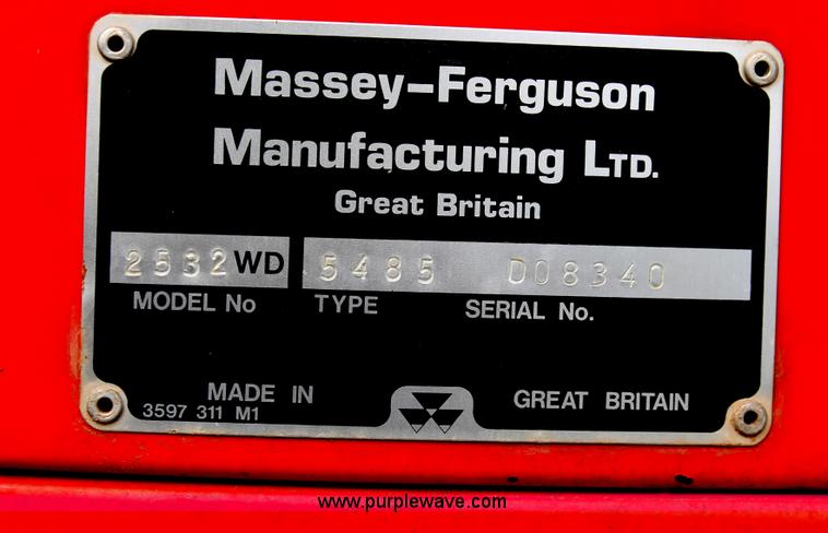 image for item H5654 1995 Massey-Ferguson 253 tractor