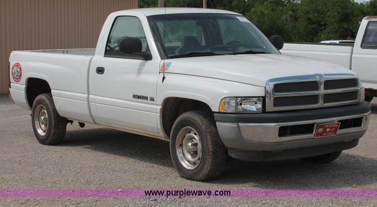 image for item H5656 1999 Dodge Ram 1500 pickup truck