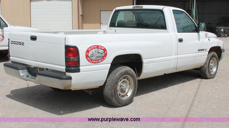 image for item H5656 1999 Dodge Ram 1500 pickup truck