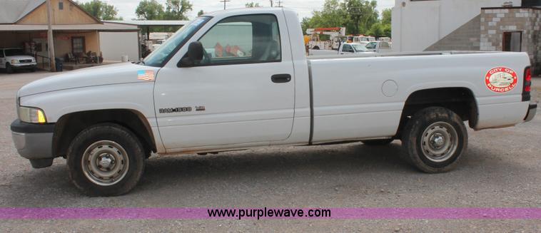image for item H5656 1999 Dodge Ram 1500 pickup truck