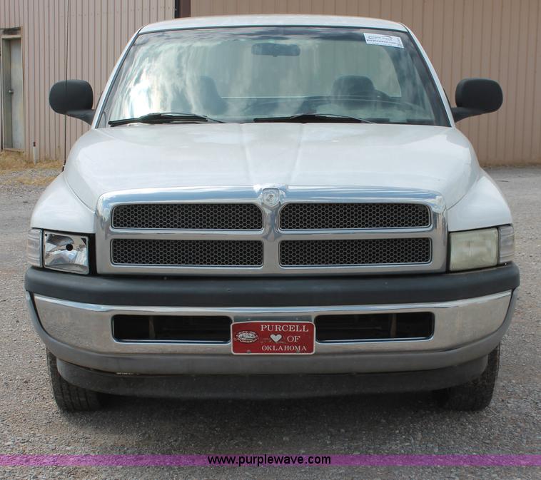 image for item H5656 1999 Dodge Ram 1500 pickup truck