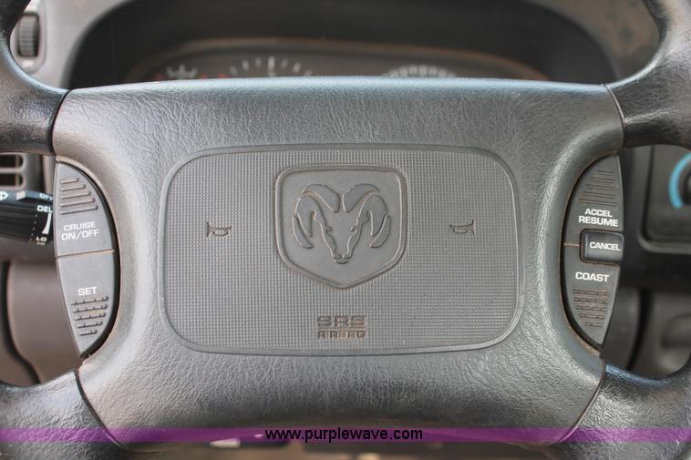 image for item H5656 1999 Dodge Ram 1500 pickup truck