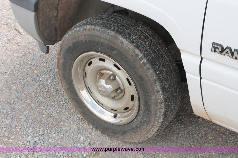 image for item H5656 1999 Dodge Ram 1500 pickup truck